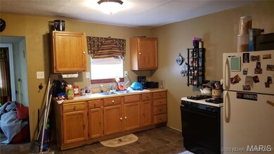 204 W 4th St, Dixon, MO 65459 - photo 5