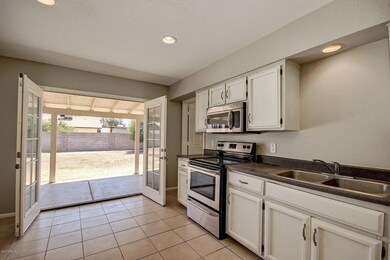 1133 E Glade Cir - Mesa, AZ 85204 (5)