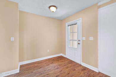 132 Meade Ln-5