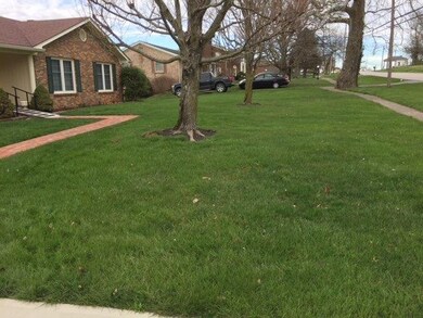 741 E Lexington St, Harrodsburg, KY 40330 - photo 4