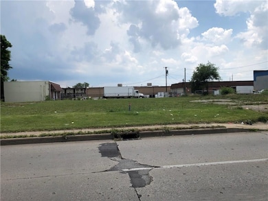 7039 E 38th St, Indianapolis, IN 46226 - photo 2