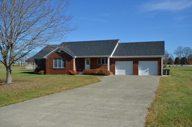 103 Man o War Dr, Harrodsburg, KY 40330 - photo 2