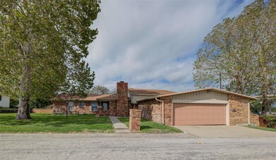 1309 N Church St, Decatur, TX 76234 - photo 2