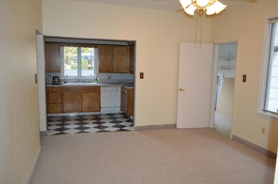 243 S Main St, Pittston, PA 18640 - photo 4