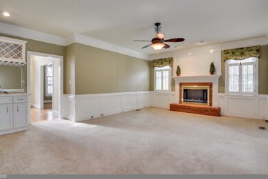 Great room w/wet bar