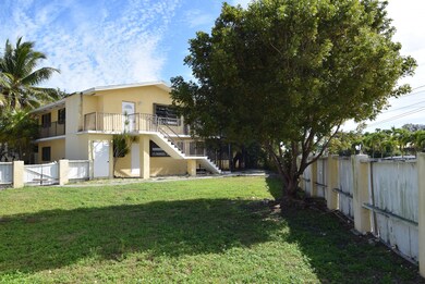 Large Fenced Yard