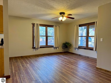 2433 W Maplehurst Dr, Roscommon, MI 48653 - photo 7