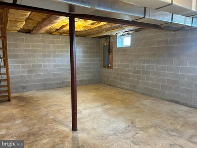 15939 Hosta Dr, Hagerstown, MD 21740 - photo 7