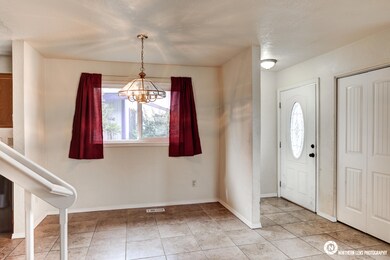 Entrance/Dining Area