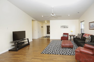 8876 aveling way-103