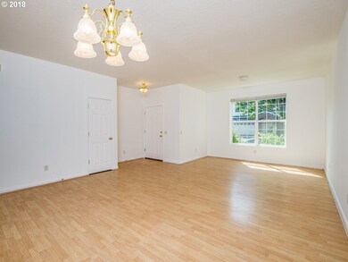 15509 SE Bollam Dr, Clackamas, OR 97015 - photo 3