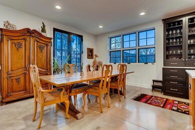 3 bedroom side Dining