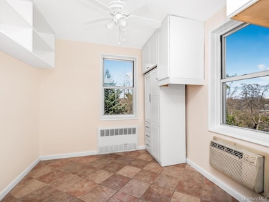 679 W 239th St unit 5H, Bronx, NY 10463 - photo 5