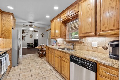 42 Shadowbrook Ln, Hurst, TX 76053 - photo 4