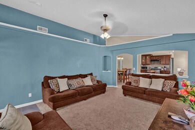 14225 Desert Mesquite Dr, Horizon City, TX 79928 - photo 3