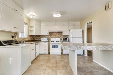 2908 Tyler Ave, El Paso, TX 79930 - photo 7