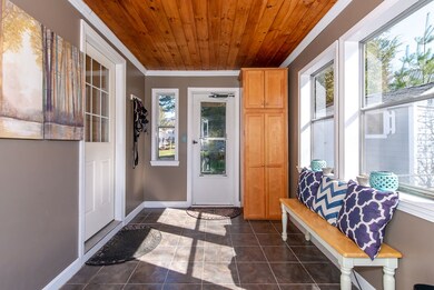 3 Maplewood Ave, Dover, NH 03820 - photo 5