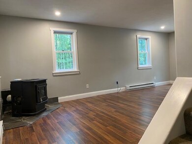 188 York Woods Living room Pellet