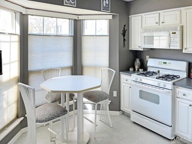 103 Columbus Dr unit 1204, Franklin Park, NJ 08823 - photo 3