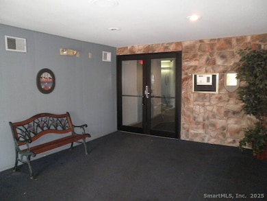 73 Park Ave unit 504, Danbury, CT 06810 - photo 3