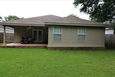 Covered Back Porch/Ceiling Fan