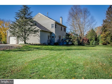 207 Heritage Dr, Columbus, NJ 08022 - photo 4