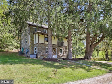 2122 W Springfield Rd, Glen Rock, PA 17327 - photo 4