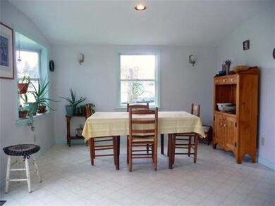 109 Potwine Ln, Amherst, MA 01002 - photo 2