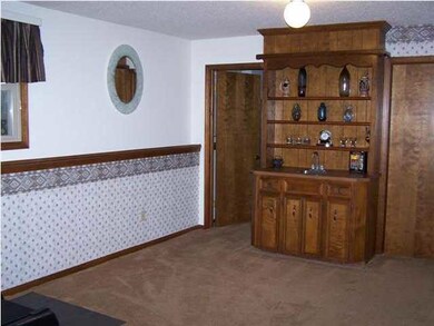 Family room wet bar