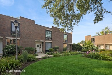 14 Birch Tree Ct, Elmhurst, IL 60126 - photo 2