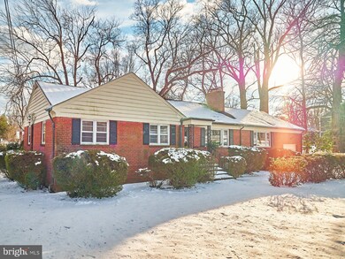 6629 Haycock Rd, Falls Church, VA 22043 - photo 2