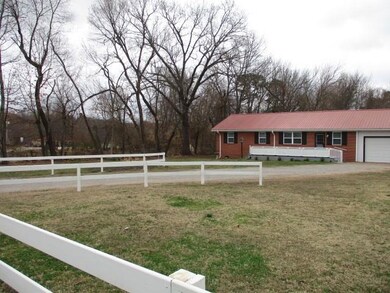 305 E Graham St, Prairie Grove, AR 72753 - photo 3