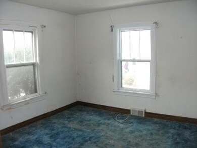 113 S Elmwood Ave, Waukegan, IL 60085 - photo 7