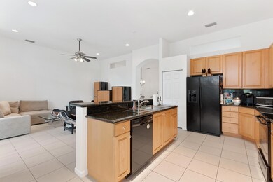 KITCHEN/FAMILY