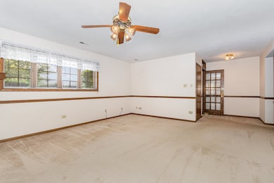 16122 Pine Dr unit 2476, Tinley Park, IL 60477 - photo 5