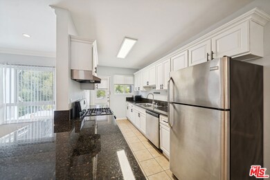 1270 Havenhurst Dr unit 12, West Hollywood, CA 90046 - photo 4