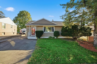 1726 Hyacinth Ave E, Saint Paul, MN 55106 - photo 2