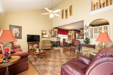 10442 Kensington Cir unit 15, Collierville, TN 38017 - photo 3