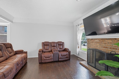 2839 Henslow Ave N, Saint Paul, MN 55128 - photo 3