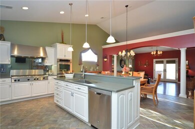 Lovely Quartz counter tops, center island, top of 