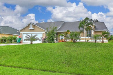 702 SW McCullough Ave-3