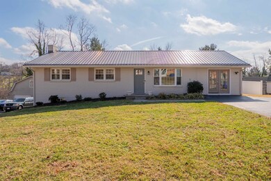 230 Montgomery St NE, Christiansburg, VA 24073 - photo 4