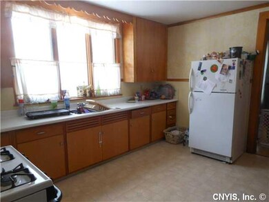 Kitchen Stove & refrigerator stay