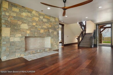 04-9802 Hiddenwaters-4