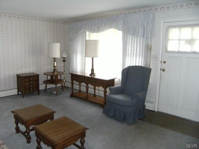 4266 N Church St, Whitehall, PA 18052 - photo 4