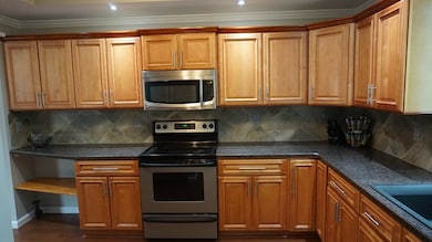 42 Cooper St, West Springfield, MA 01089 - photo 3