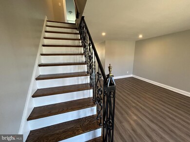 737 Surrey Ln, Glenolden, PA 19036 - photo 4