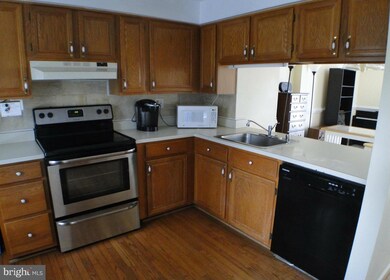 5946 Rowanberry Dr, Elkridge, MD 21075 - photo 2