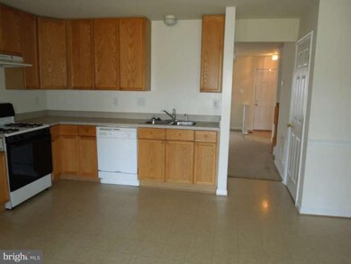 33 Litchfield Ln E, Martinsburg, WV 25405 - photo 5