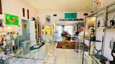Dining area, open kitchen
